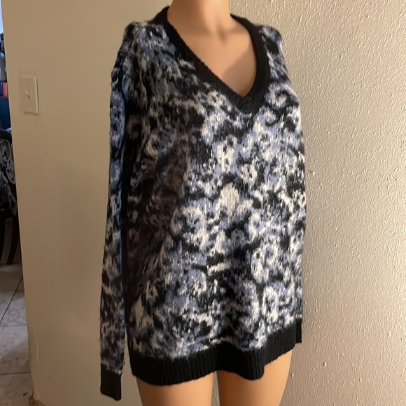 Liverpool Los Angeles Womens V-Neck Sweater in Abstract Blue NEW Large  New Tag - Picture 15 of 16